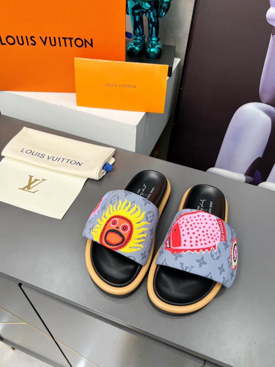 Louis Vuitton Slippers